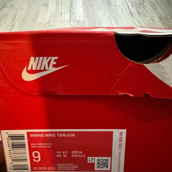 Nike Gray and White Athletic Shoes - Picture 2 of 6